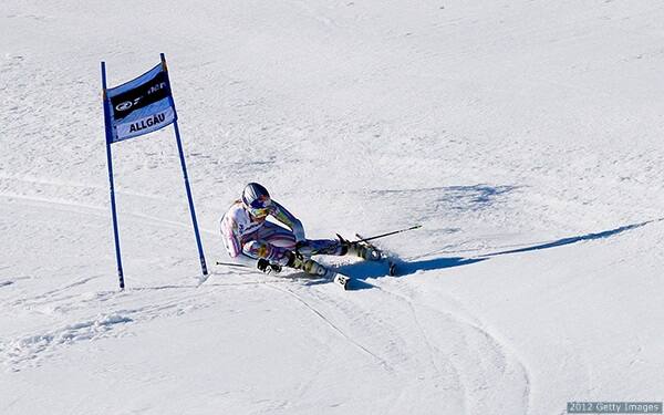 Lindsey Vonn skiing