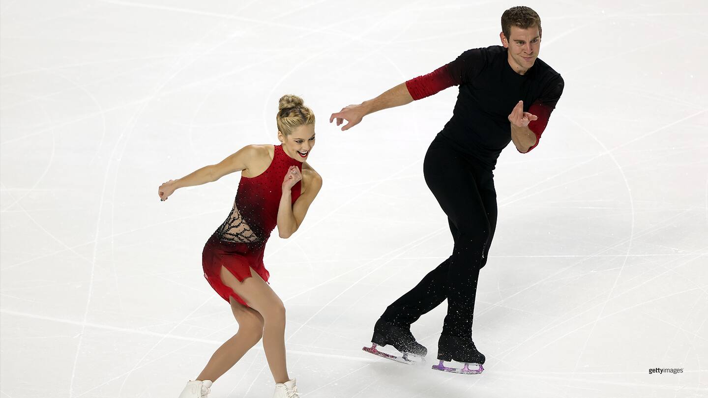 Alexa Knierim and Brandon Frazier competes in the Pairs Short Program during the ISU Grand Prix of Figure Skating on Oct. 23, 2020 in Las Vegas.