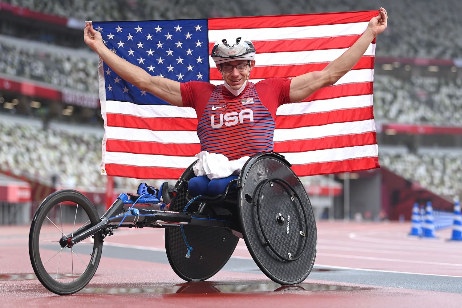 Daniel Romanchuk celebrates winning bronze in the men's T54 marathon for Team USA at the Tokyo Paralympics
