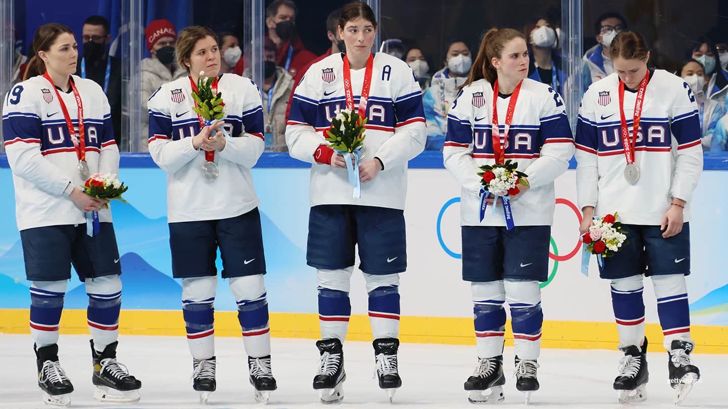Jincy Dunne, Hannah Brandt, Hilary Knight, Dani Cameranesi and Alex Carpenter