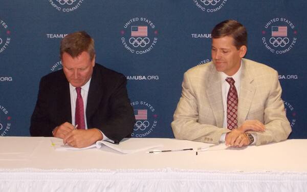 Scott Blackmun signs Easton Foundations agreement