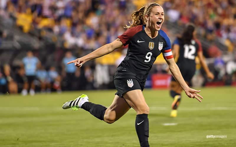 Heather O'Reilly celebrates after scoring a goal in 2016. 