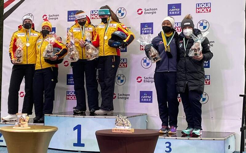 Kaillie and Sylvia on the medal stand