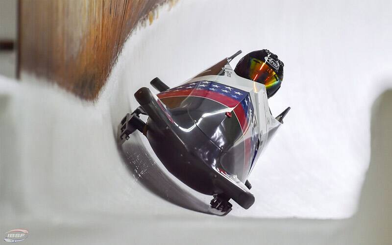 Elana driving monobob in Igls