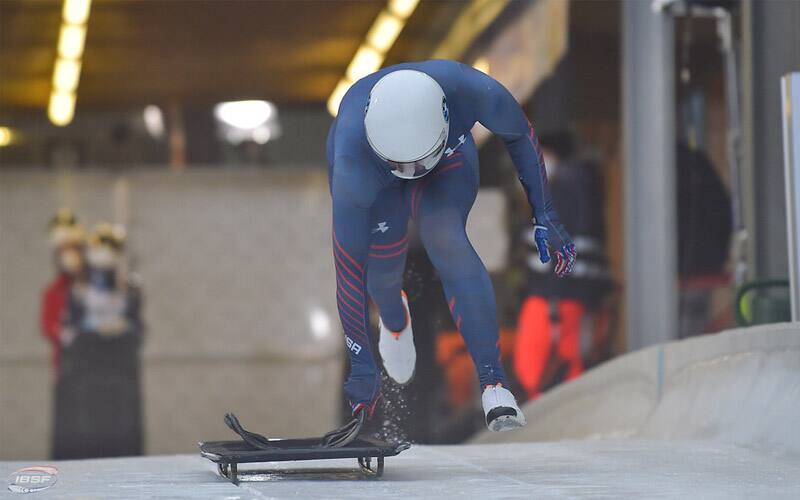 Kelly Curtis running at the start in Igls