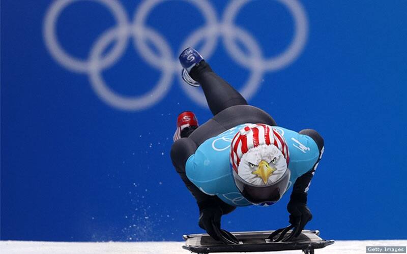 Katie Uhlaender at the start during an official training run