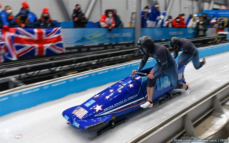 Del Duca and Abdul Saboor pushing off at the start