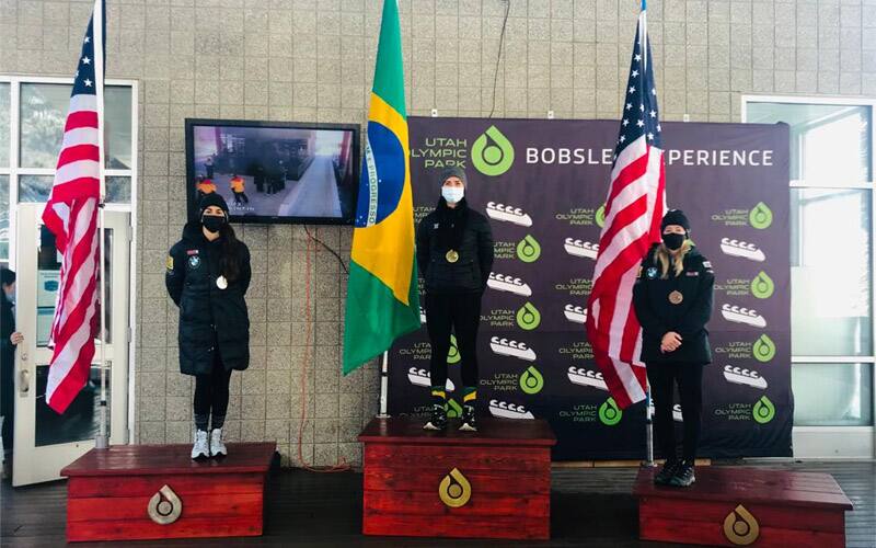 Sara and Savannah at the medal ceremony