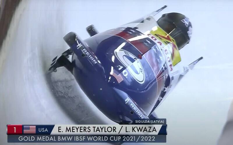 Elana and Lake on their way to victory