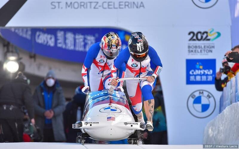 Kaillie Humphries and Sylvia Hoffman at the start in the first heat