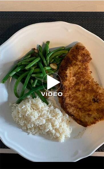 Schnitzel mit Green Beans con Rice