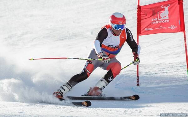 Para alpine skier Jon Lujan in competition