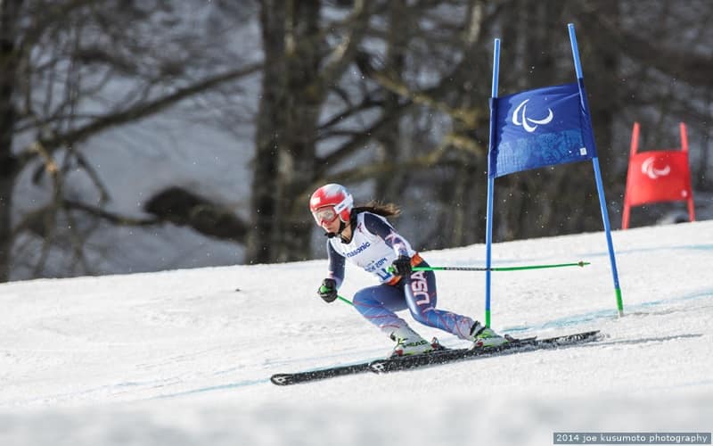 Para alpine skier Danelle Umstead in competition