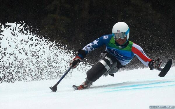Para alpine skier Tyler Walker in competition