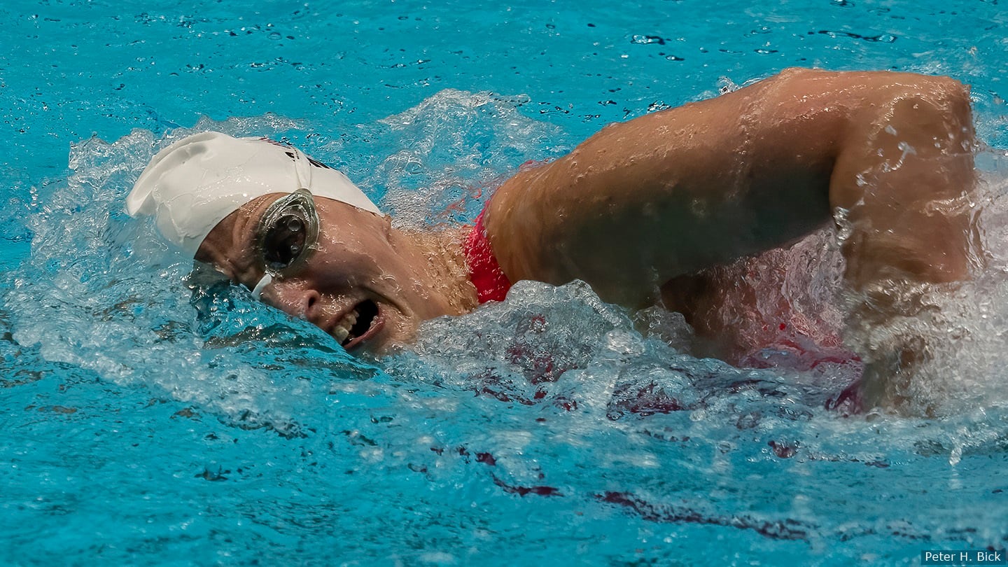 Leanne Smith competes in the 100m freestyle. 