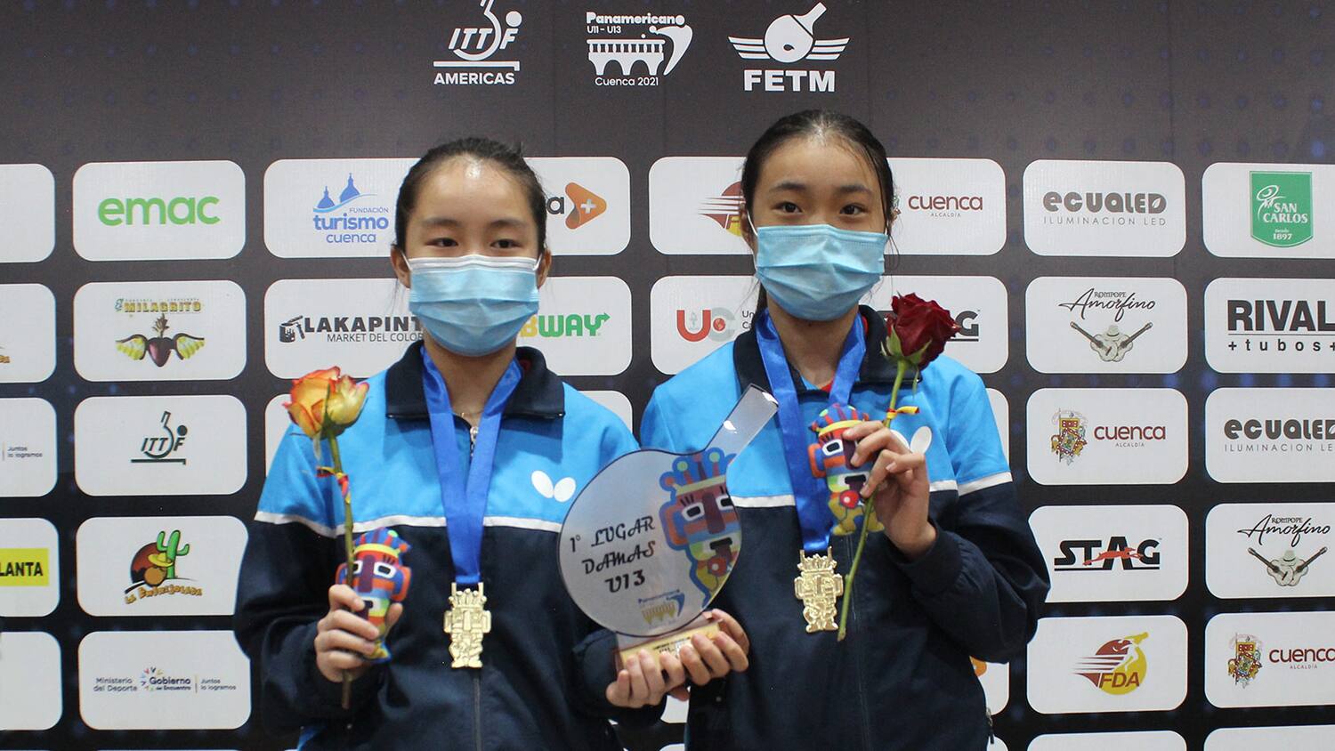 Amber Liu and Lin Yishiuan, the under 13 girls' team winners (Photo: courtesy of Ecuador Table Tennis Federation)