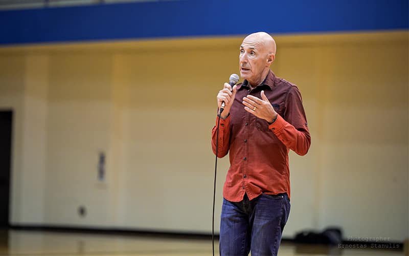 USATH CEO Barry Siff giving an address during the Michael Lipov Tournament