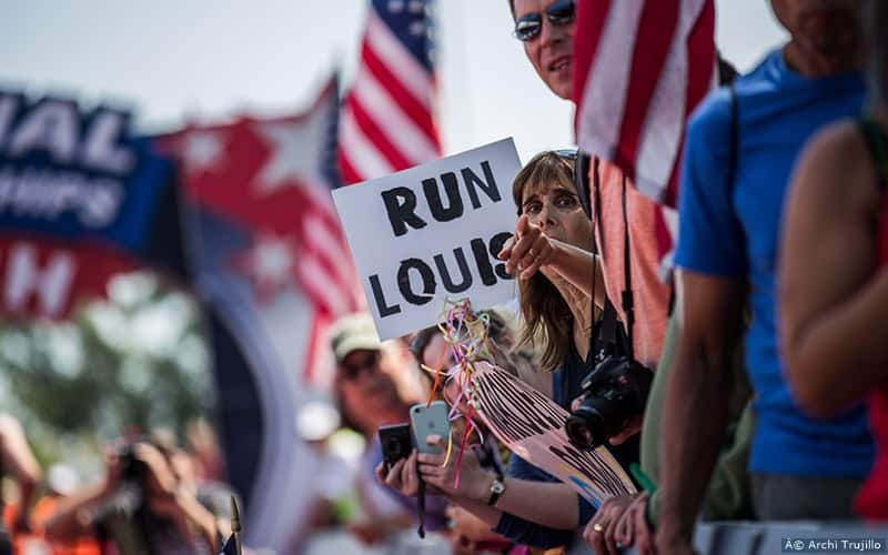 social media cheering 