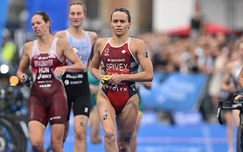 Taylor Spivey running through transition in WTCS Hamburg