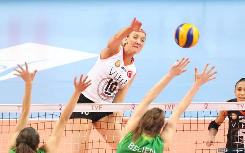 Jordan Larson attacking for her Eczacibasi team in the Turkish League