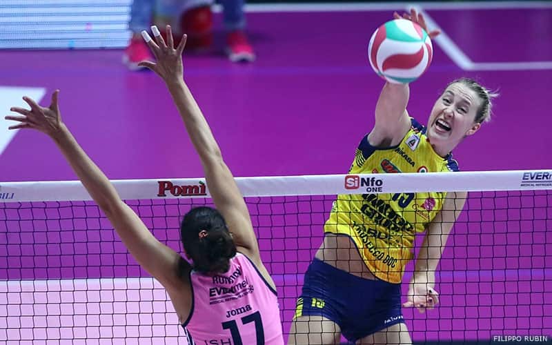 Kim HIll attacking during Italian Serie A1 action