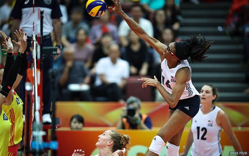 Foluke Akinradewo attacking against China in FIVB World Championship