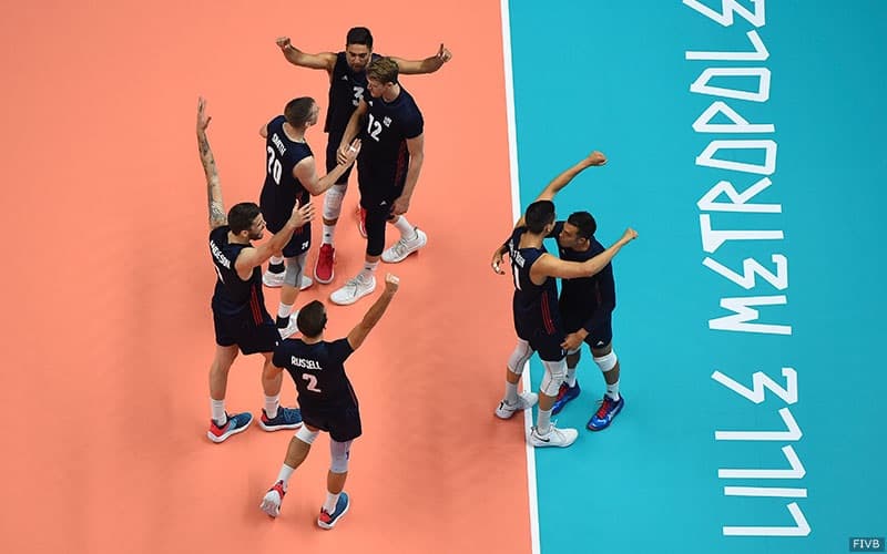 The U.S. Men celebrate a point during the VNL Final Round