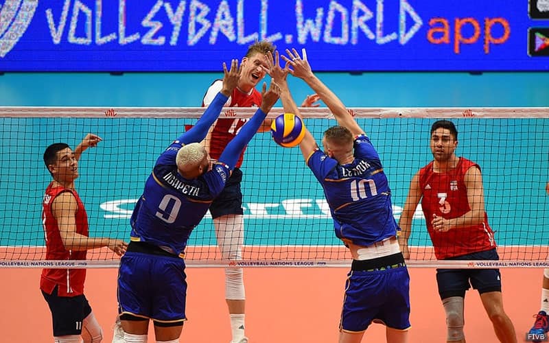 Max Holt attacks against France with Micah Christenson and Taylor Sander
