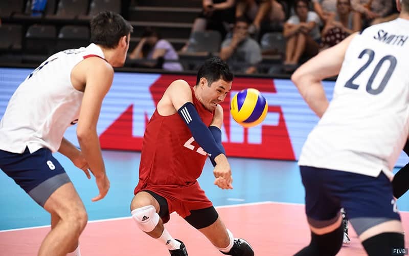 Erik Shoji receives for the U.S. Men