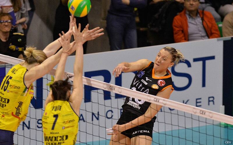 Jordan Larson attacking against Kim Hill in European Champions League action