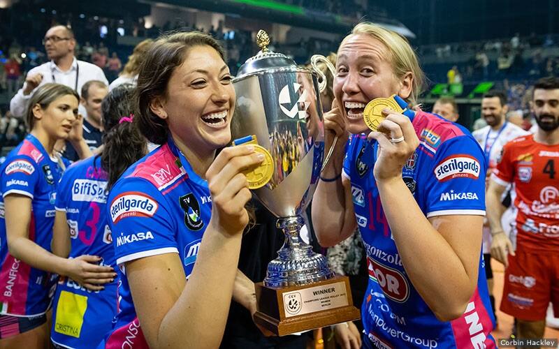 Lauren Carlini (left) and Michelle Bartsch-Hackley with the European Champions League Super Finals trophy and gold medals