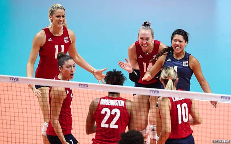 U.S. Women celebrating during its sweep over Dominican Republic