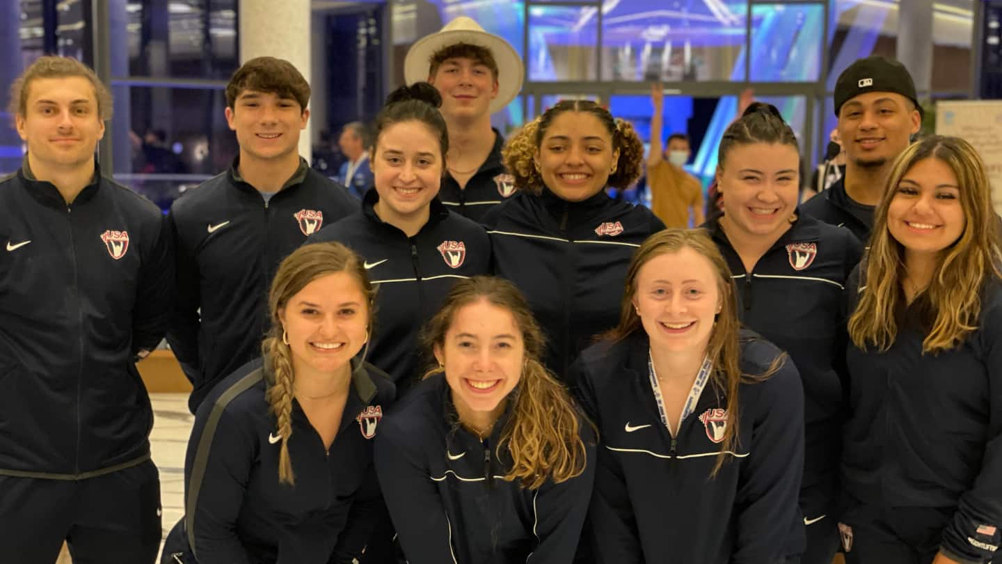 11 members of the U.S. junior worlds team pose for photo