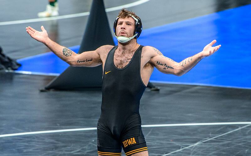 Jaydin Eierman celebrates at the 2021 NCAAs