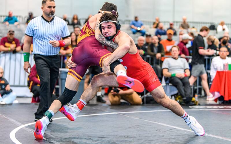 Yianni Diakomihalis takes a shot in a match at the 2021 Cliff Keen Las Vegas Invitational