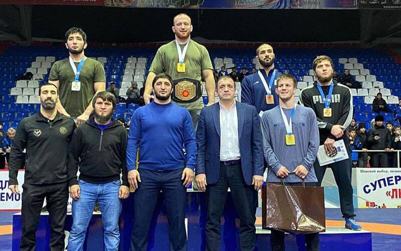 Kyle Snyder (USA) on top of podium in Khasjavurt, Russia