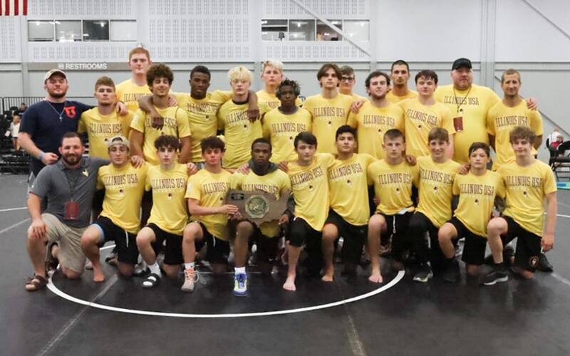 Illinois team poses with championship trophy after winning 2021 Junior Greco-Roman National Duals
