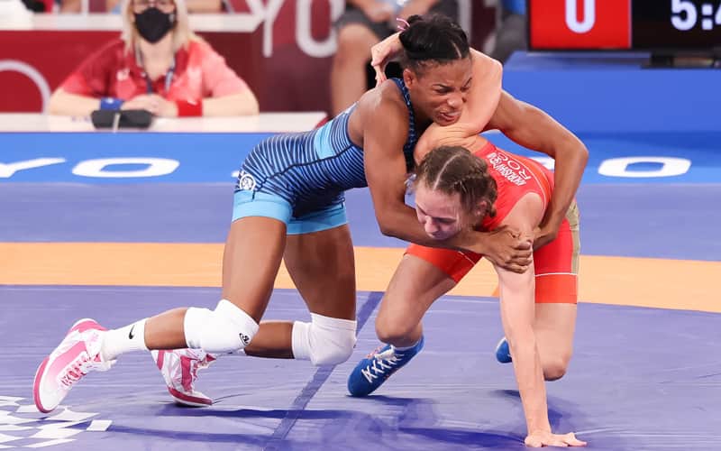 Jacarra Winchester (USA) takes down Olga Khoroshavtseva (Russia) at the Olympic Games