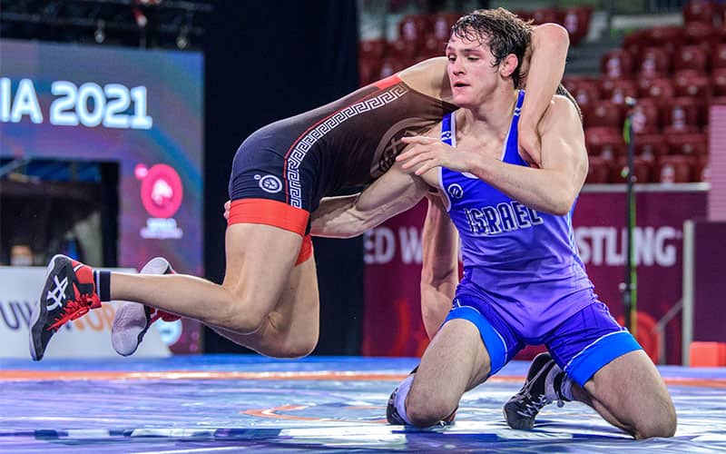 Mitch Finesilver (Israel) in deep on a high crotch takedown