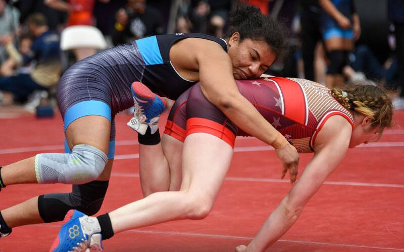 Xochitl Mota-Pettis scores a takedown at the 2022 Bill Farrell Memorial