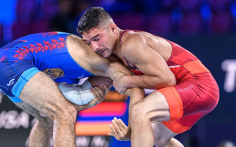 Max Nowry (USA) locks up an opponent at the 2021 World Championships