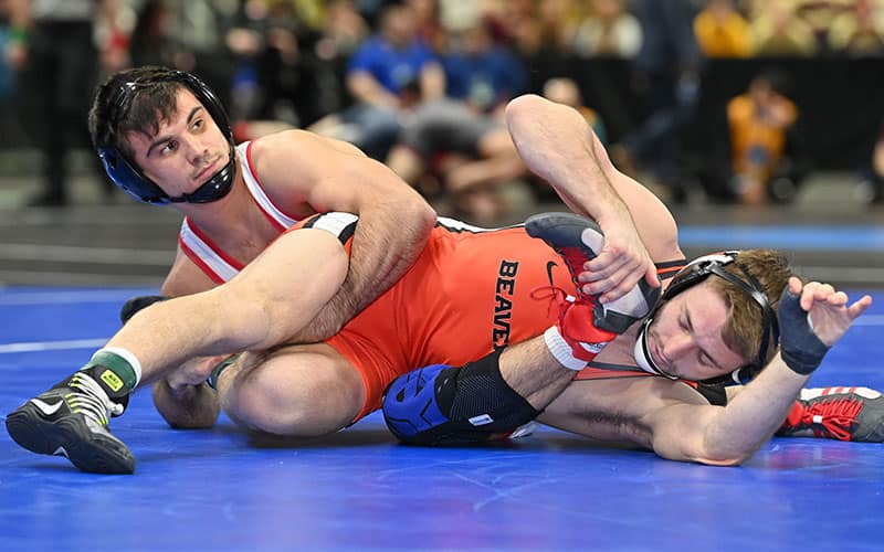 Sebastian Rivera (Rutgers) and Grant Willits (Oregon State) in a scramble